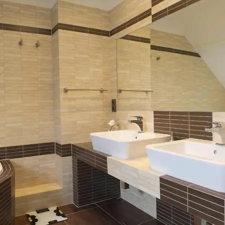 Light And Spacious Holiday Lejlighed