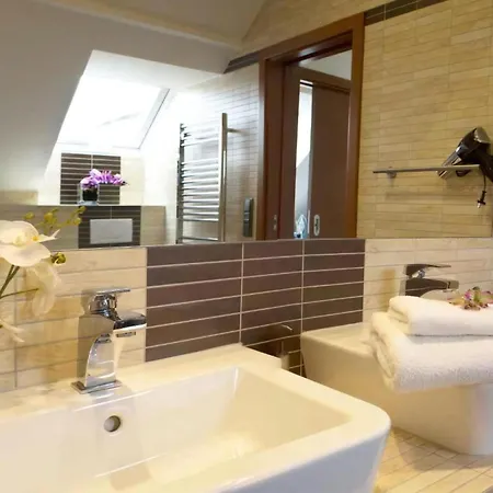 Light And Spacious Holiday Apartment *