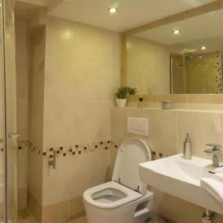 Light And Spacious Holiday *
